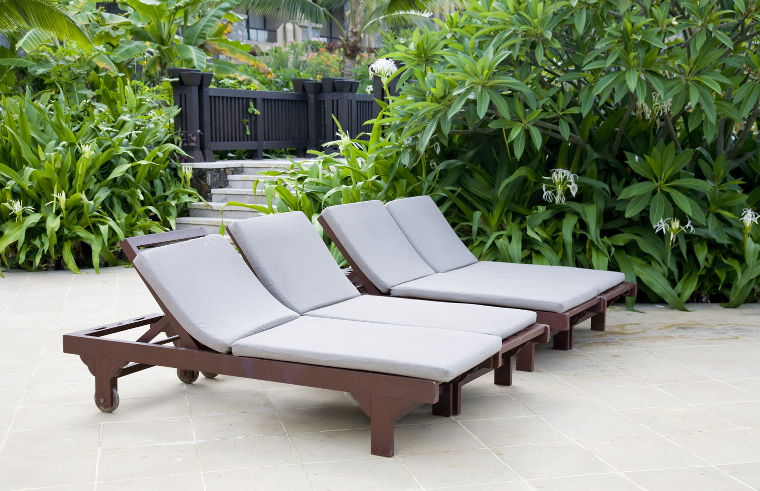 OUTBACK LOUNGERS & SETS